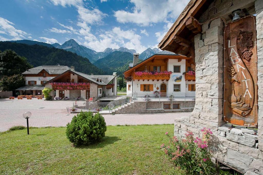 Hotel La Baita Malborghetto Valbruna Exterior photo
